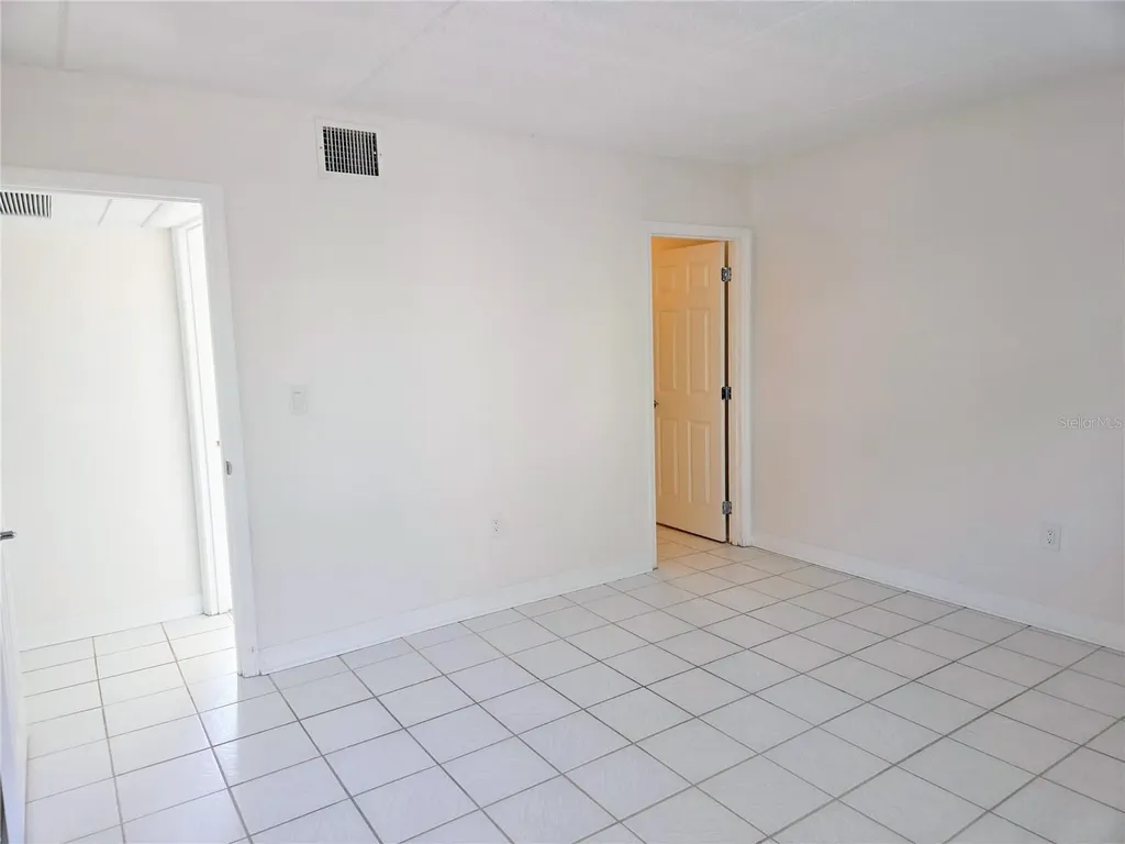 6930-A Place De La Paix South Pasadena FL 33707