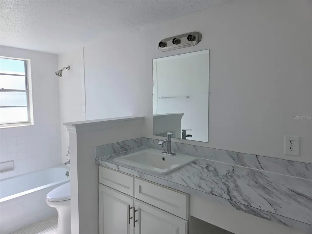 6930-A Place De La Paix South Pasadena FL 33707