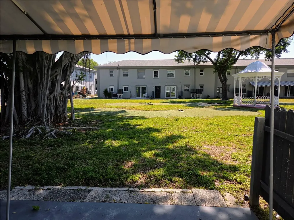 6930-A Place De La Paix South Pasadena FL 33707