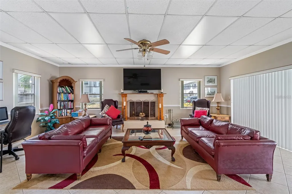 6930-A Place De La Paix South Pasadena FL 33707