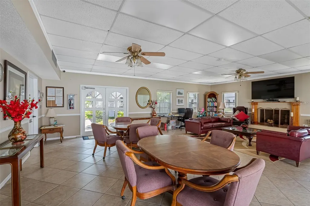 6930-A Place De La Paix South Pasadena FL 33707