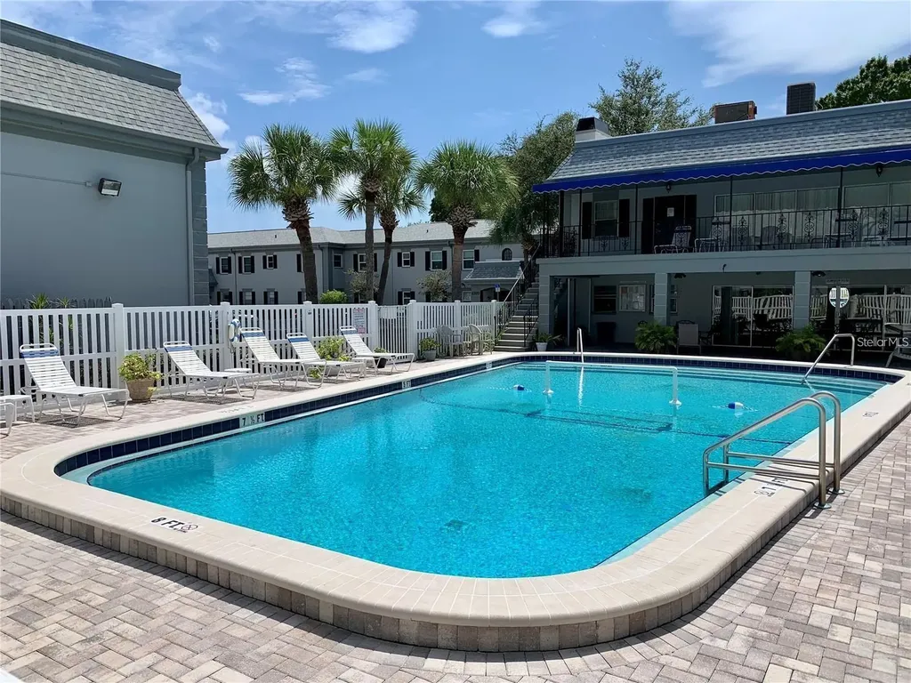 6930-A Place De La Paix South Pasadena FL 33707