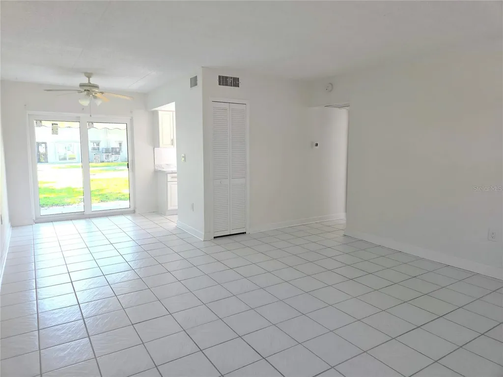 6930-A Place De La Paix South Pasadena FL 33707