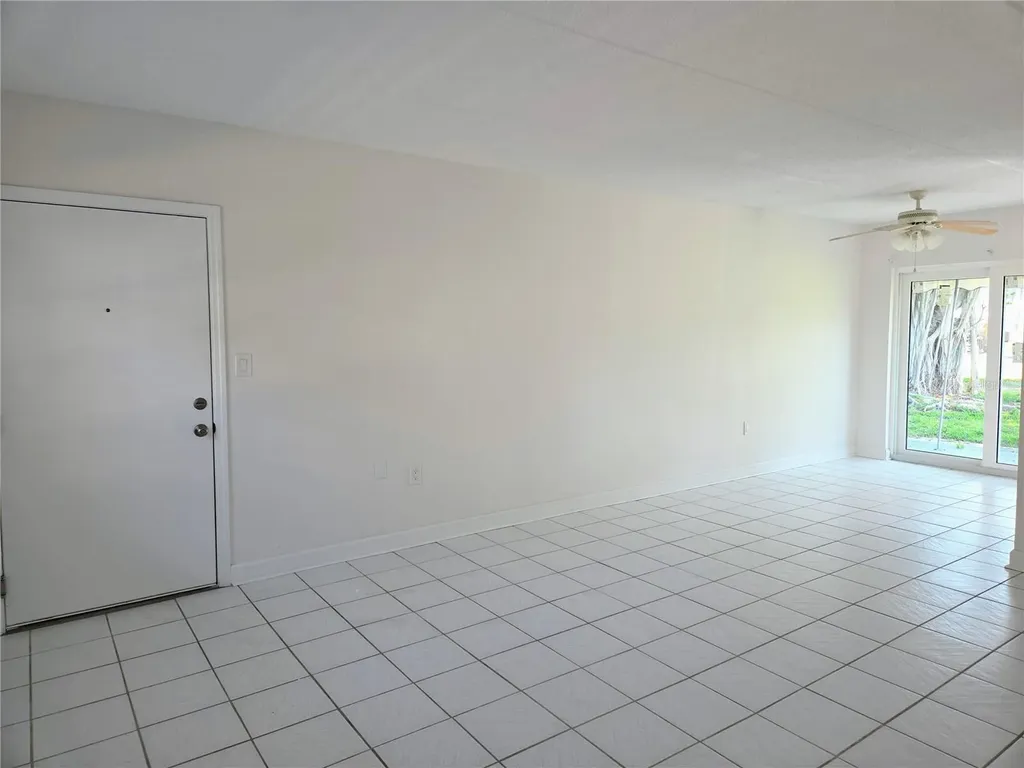 6930-A Place De La Paix South Pasadena FL 33707