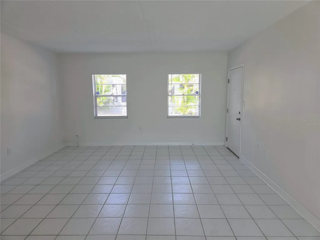 6930-A Place De La Paix South Pasadena FL 33707