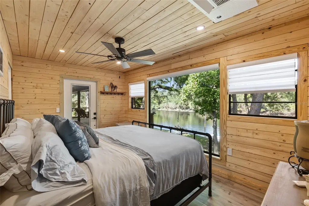 1069 SE Suwannee Trail Branford FL 32008