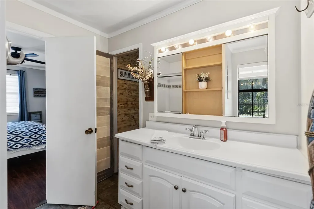 1069 SE Suwannee Trail Branford FL 32008