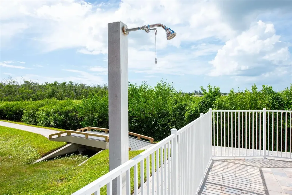 1420 Beach Road Englewood FL 34223