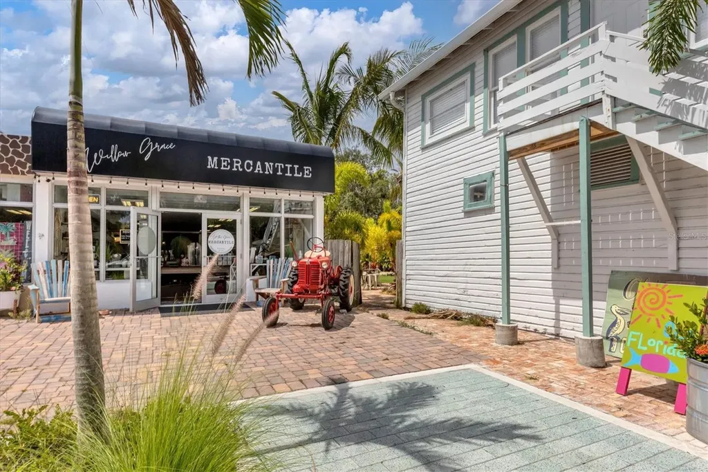 1420 Beach Road Englewood FL 34223