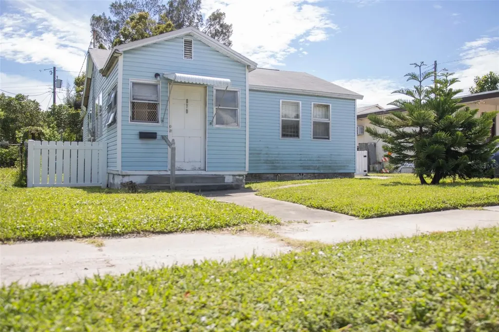 870 18th Avenue S St Petersburg FL 33705