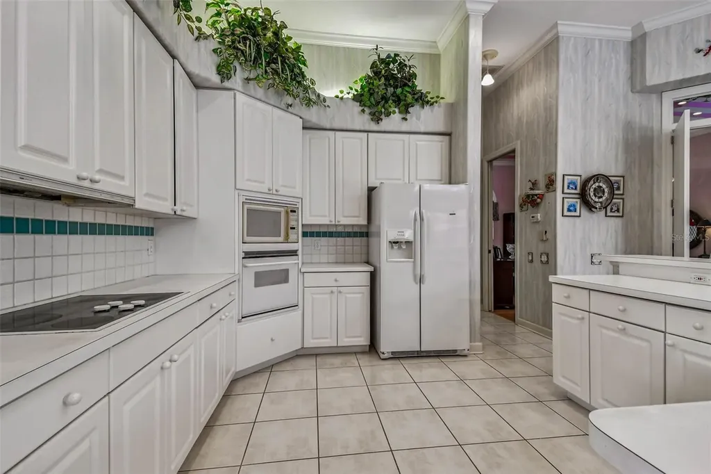 8675 Buttonwood Lane N Pinellas Park FL 33782