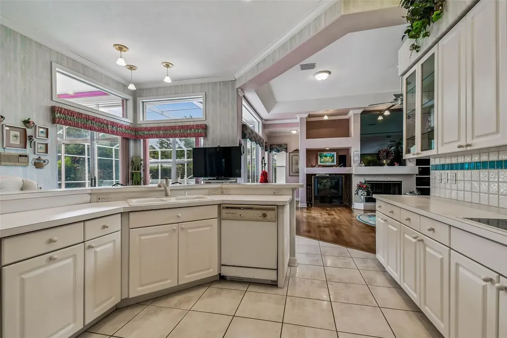 8675 Buttonwood Lane N Pinellas Park FL 33782
