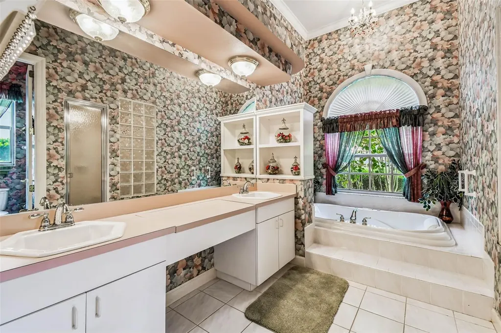 8675 Buttonwood Lane N Pinellas Park FL 33782