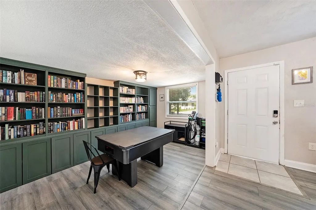 1209 E Flora Street Tampa FL 33604
