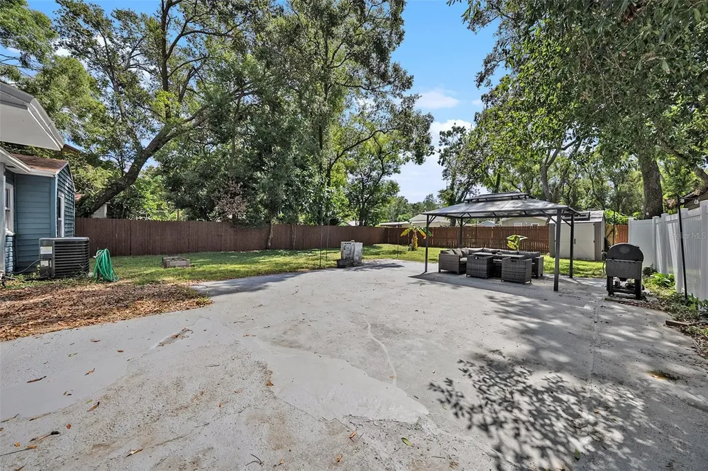 1209 E Flora Street Tampa FL 33604