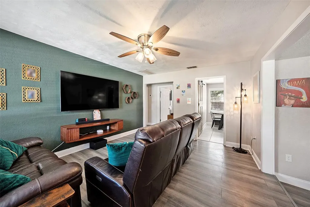 1209 E Flora Street Tampa FL 33604