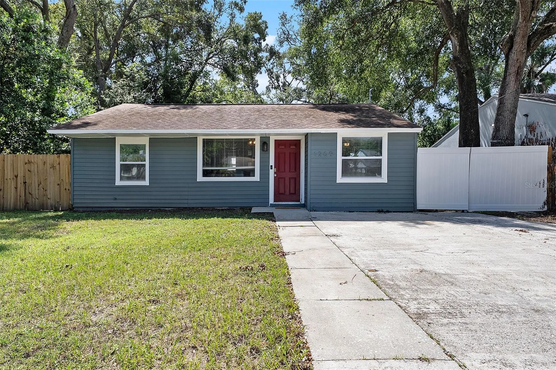 1209 E Flora Street Tampa FL 33604