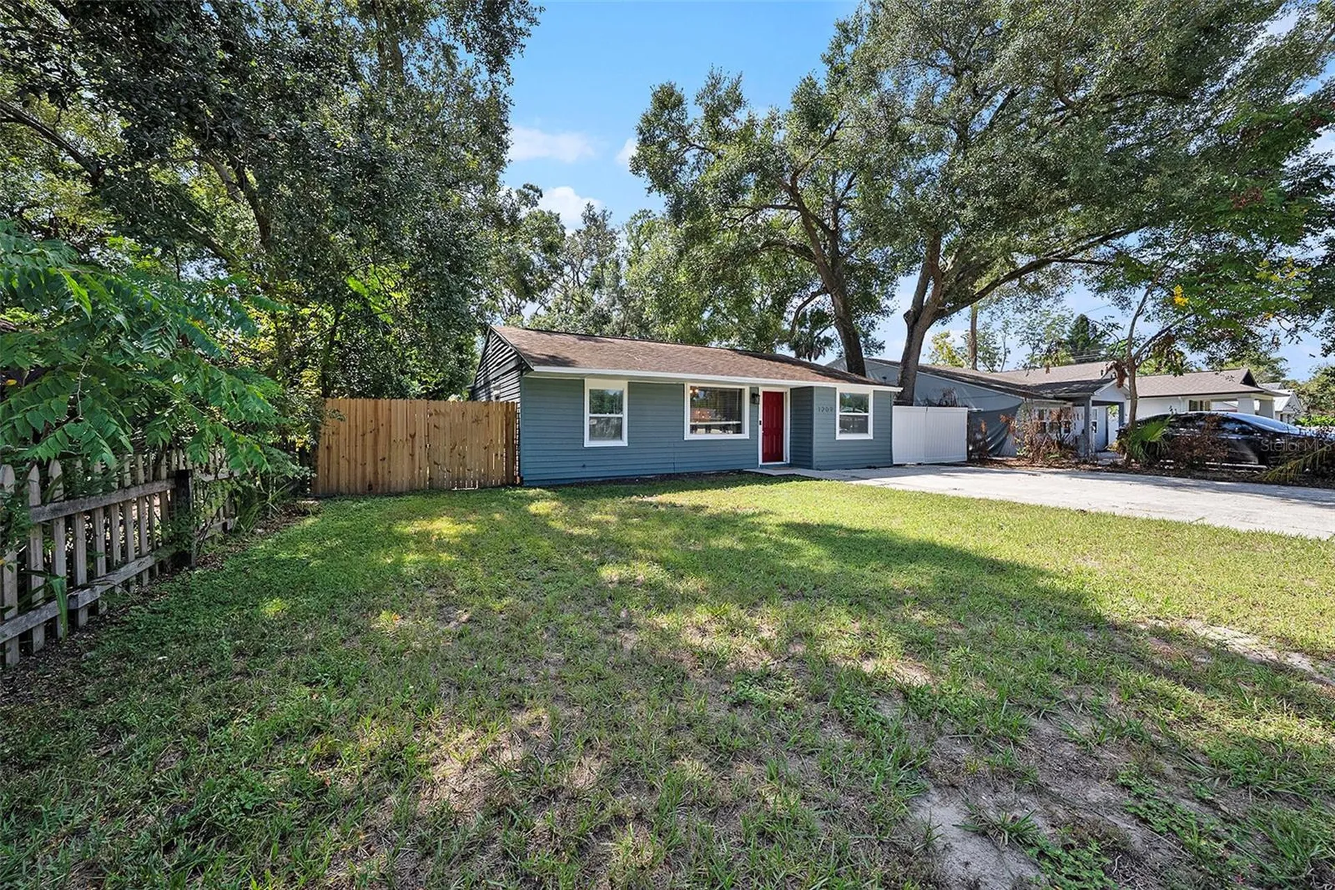 1209 E Flora Street Tampa FL 33604