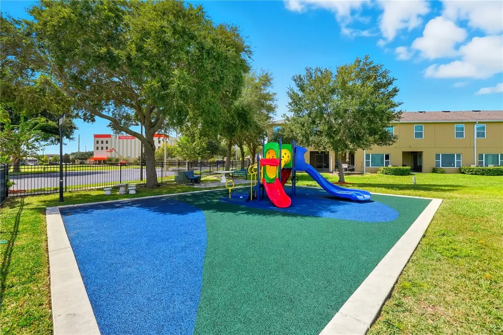 1617 Mohegan Boulevard Kissimmee FL 34744