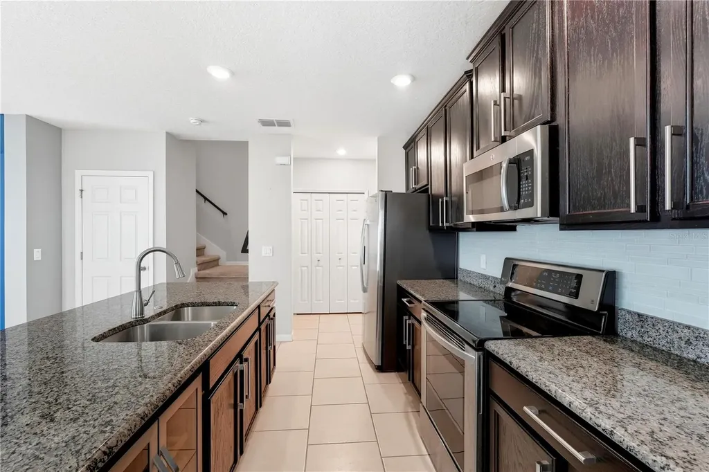 1617 Mohegan Boulevard Kissimmee FL 34744
