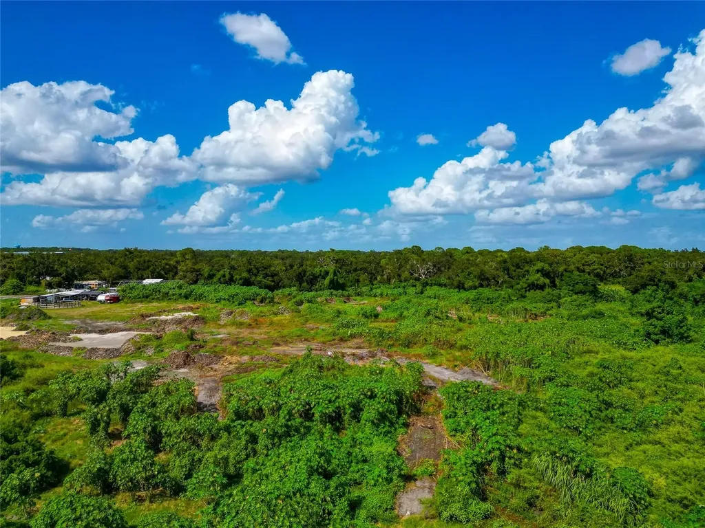 301 East Road Sarasota FL 34240