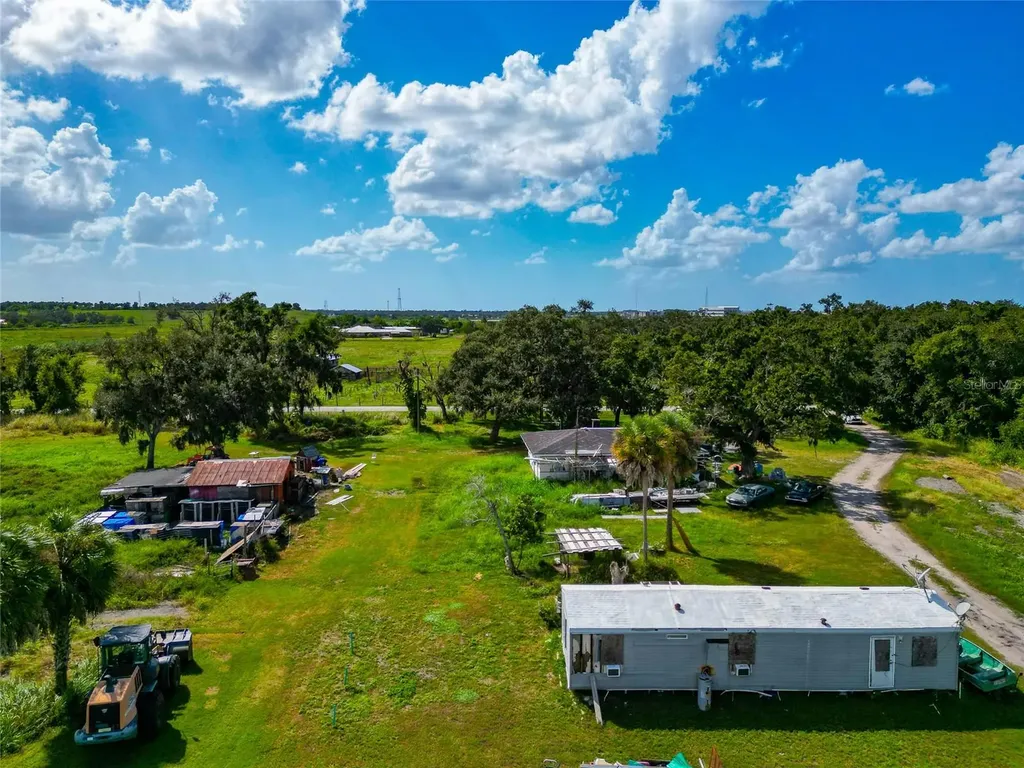 301 East Road Sarasota FL 34240