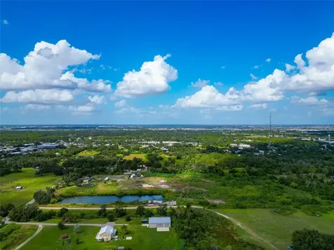 301 East Road Sarasota FL 34240