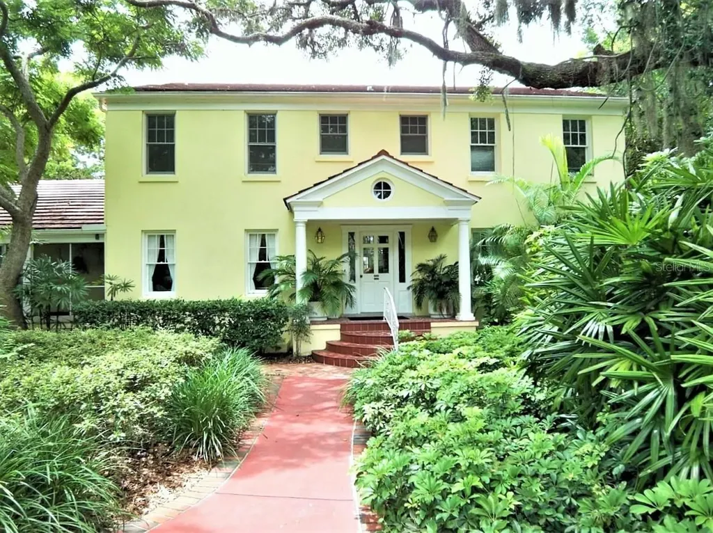 1611 Clower Creek Drive Sarasota FL 34231