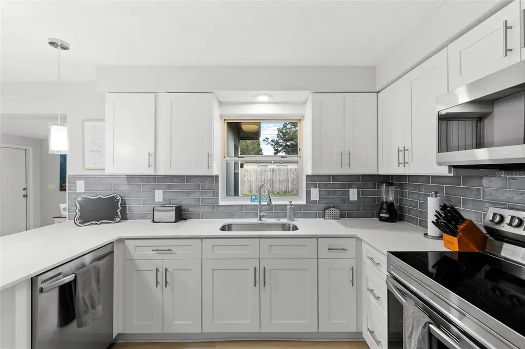 1073 Kenwood Drive Dunedin FL 34698