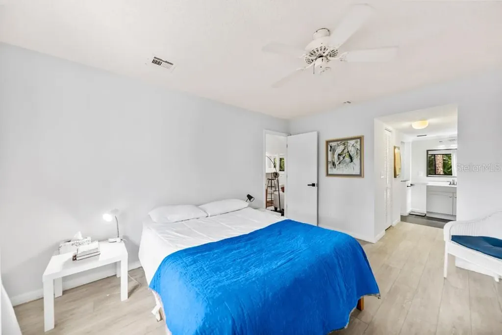 1711 Pelican Cove Road Sarasota FL 34231