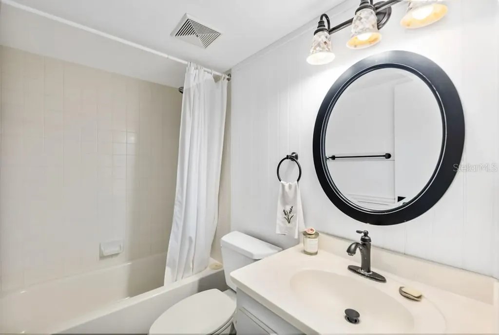 1711 Pelican Cove Road Sarasota FL 34231