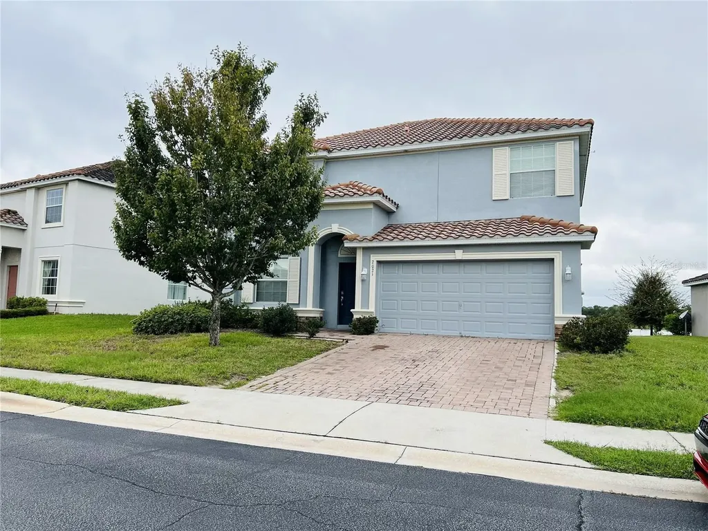 2021 Lake Side Avenue Davenport FL 33837
