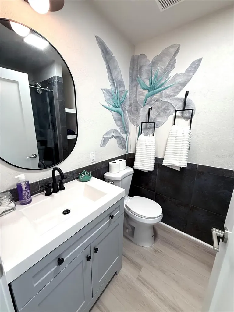 400 38th Avenue NE St Petersburg FL 33704