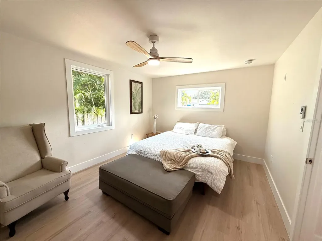 400 38th Avenue NE St Petersburg FL 33704