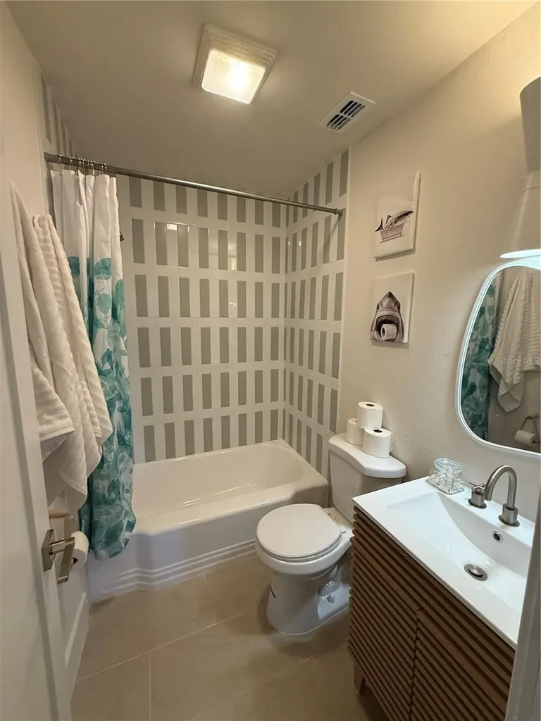 400 38th Avenue NE St Petersburg FL 33704