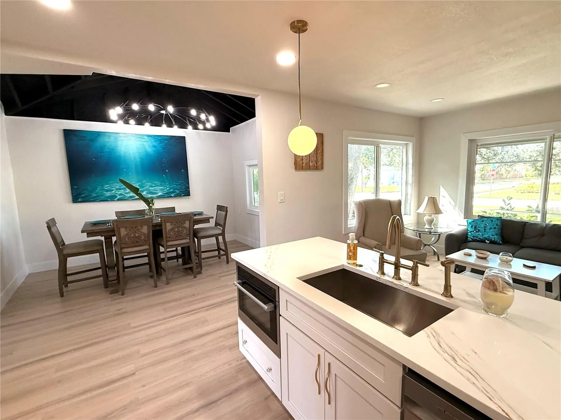 400 38th Avenue NE St Petersburg FL 33704