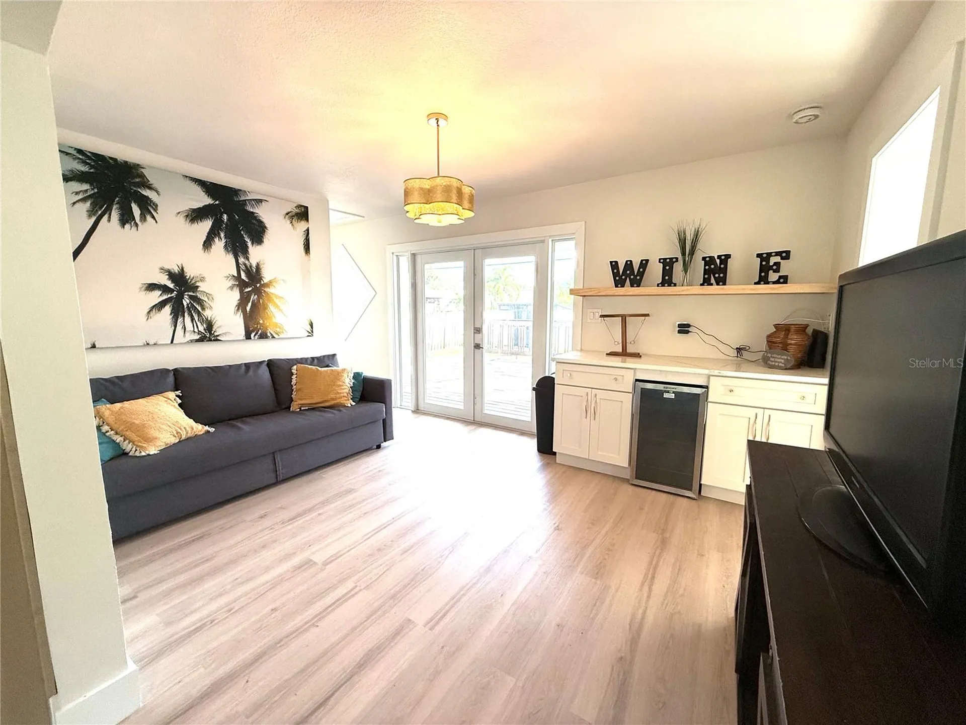400 38th Avenue NE St Petersburg FL 33704