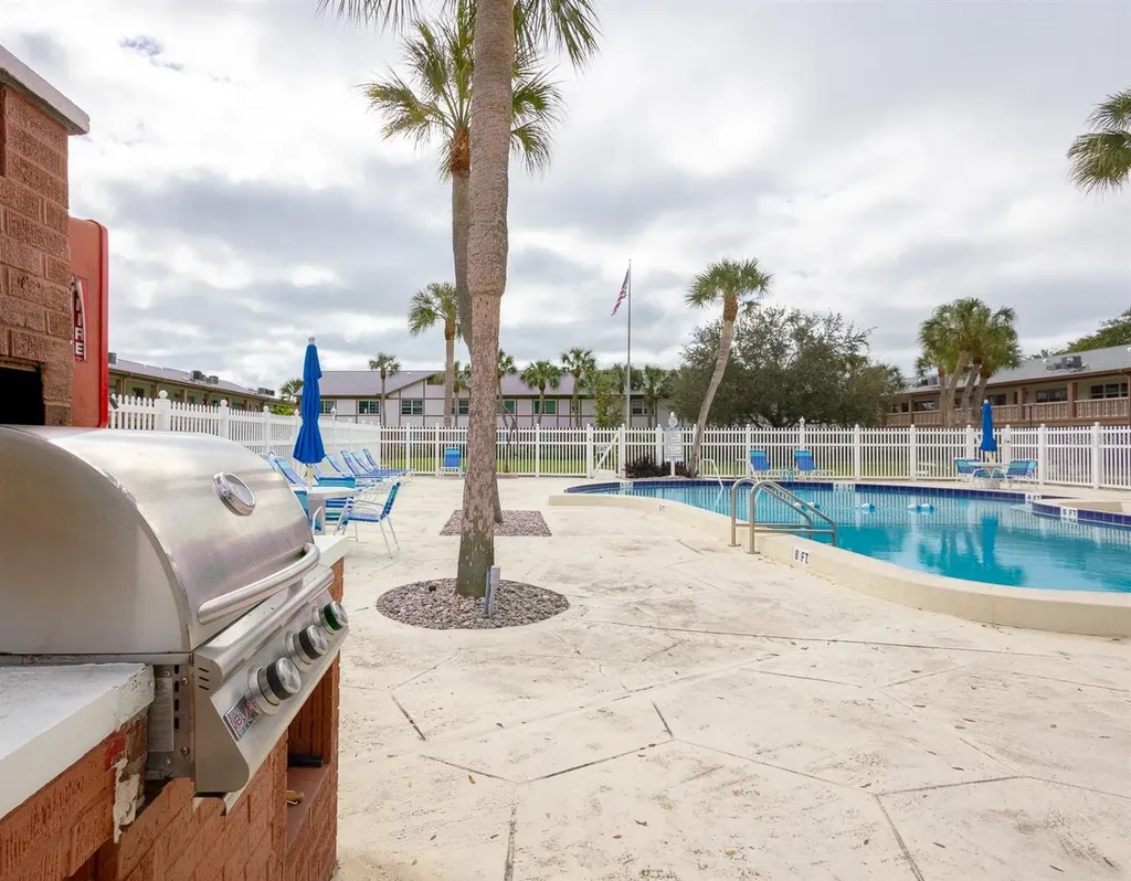 650 Pinellas Point Drive S St Petersburg FL 33705