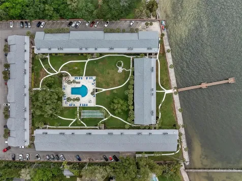 650 Pinellas Point Drive S St Petersburg FL 33705