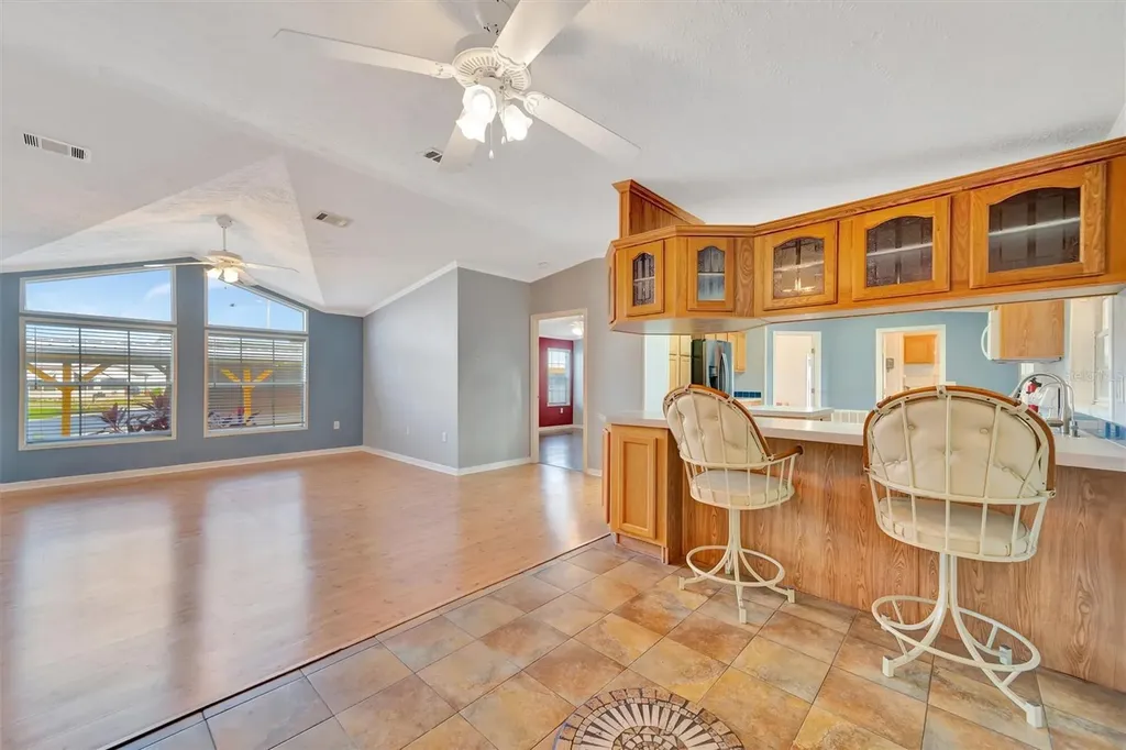 142 S Saint Thomas Circle Apollo Beach FL 33572