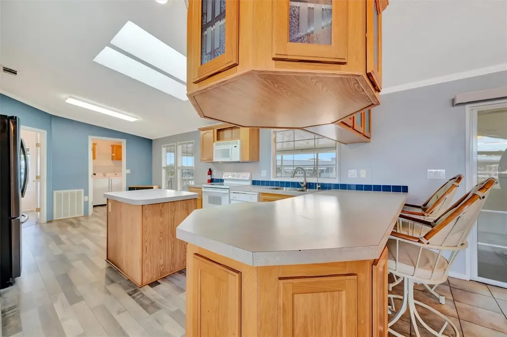 142 S Saint Thomas Circle Apollo Beach FL 33572