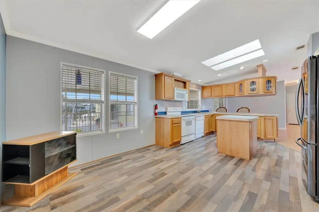 142 S Saint Thomas Circle Apollo Beach FL 33572