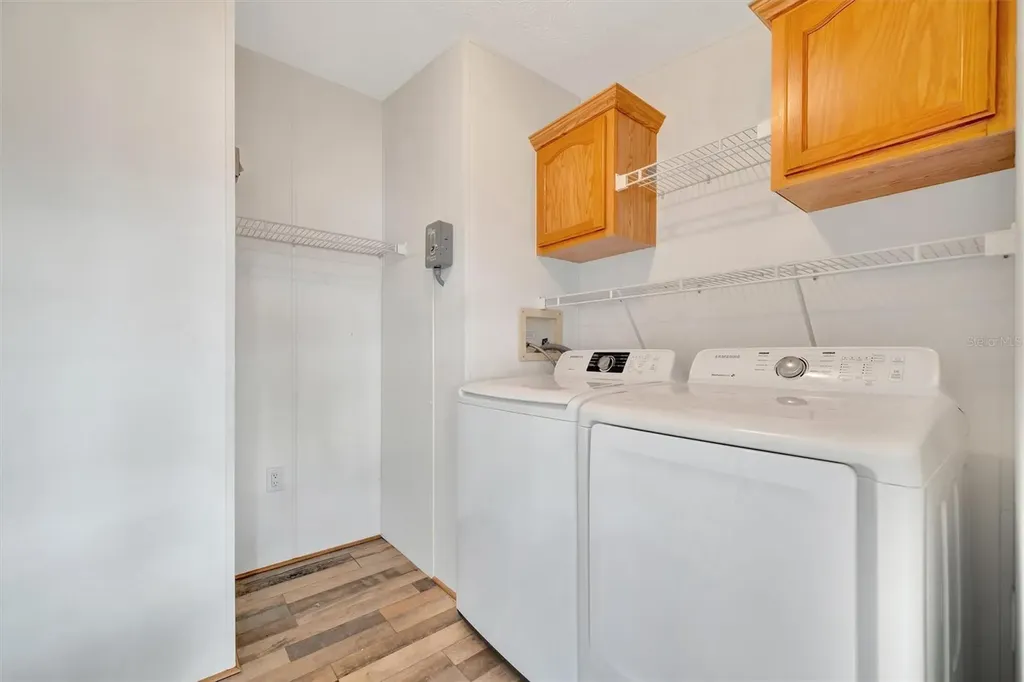 142 S Saint Thomas Circle Apollo Beach FL 33572