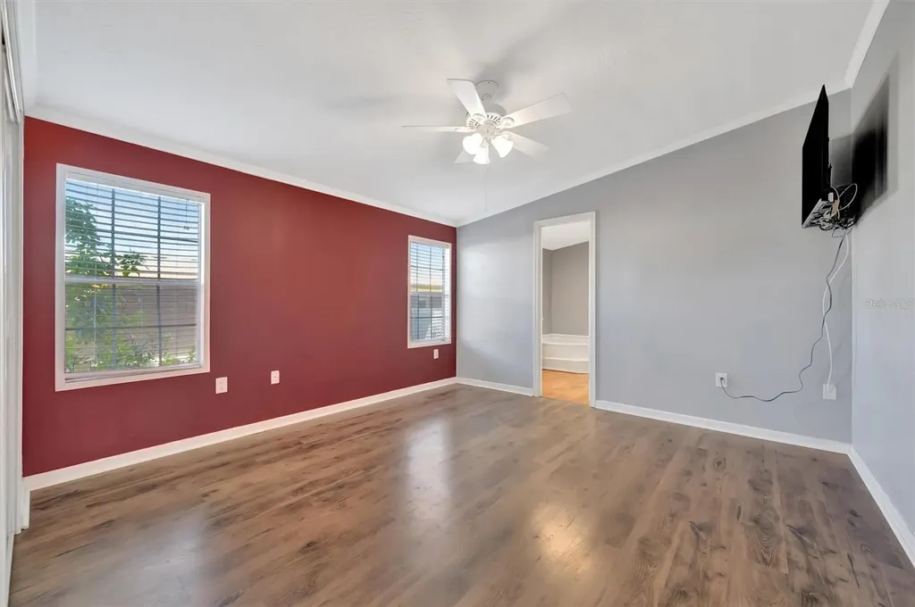 142 S Saint Thomas Circle Apollo Beach FL 33572