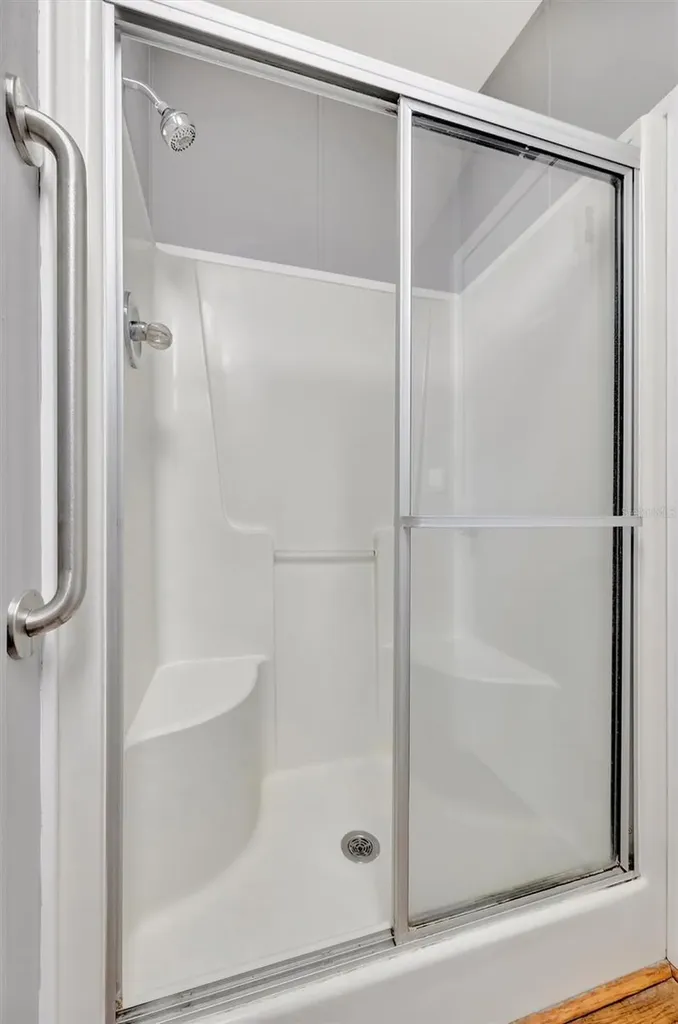 142 S Saint Thomas Circle Apollo Beach FL 33572