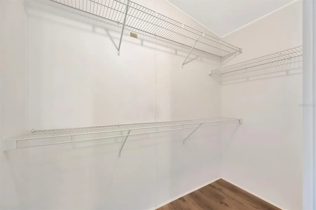 142 S Saint Thomas Circle Apollo Beach FL 33572