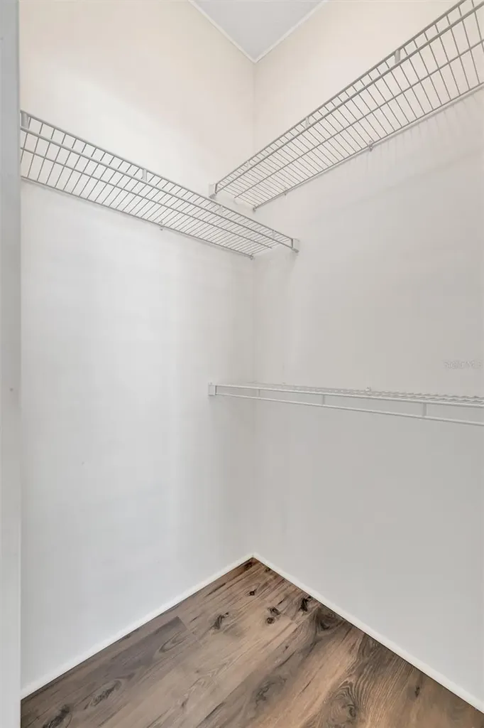 142 S Saint Thomas Circle Apollo Beach FL 33572