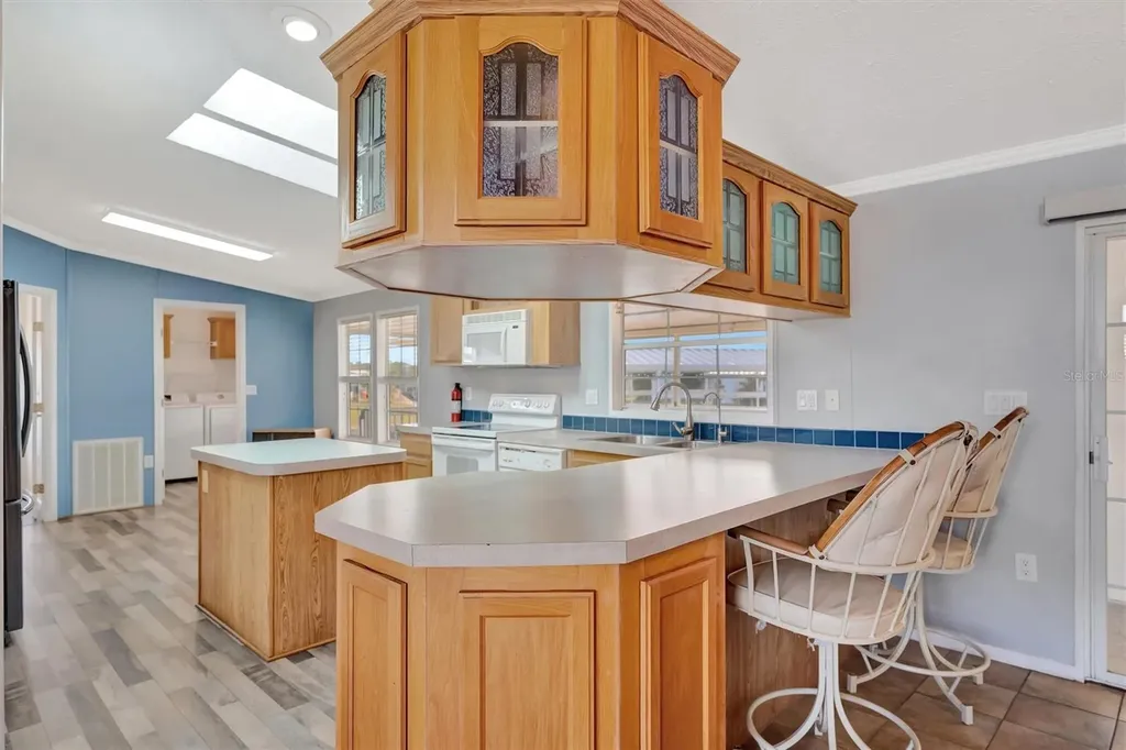 142 S Saint Thomas Circle Apollo Beach FL 33572