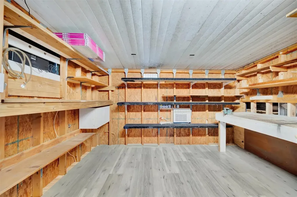 142 S Saint Thomas Circle Apollo Beach FL 33572