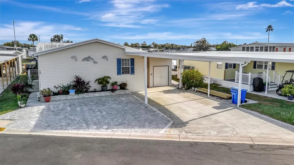 142 S Saint Thomas Circle Apollo Beach FL 33572